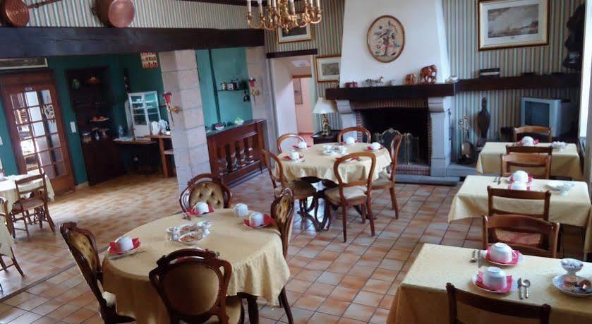 Hotel De La Gare Clisson Bagian luar foto