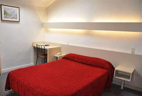 Hotel De La Gare Clisson Bagian luar foto